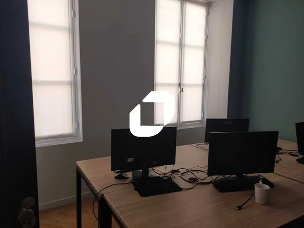 Bureaux 286 m² 