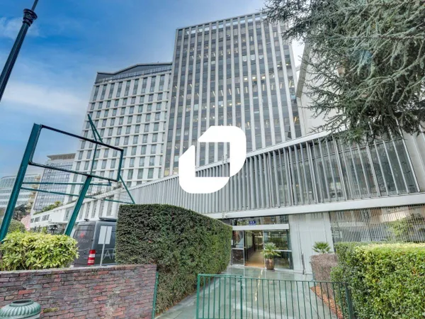 Bureaux 689 m² 