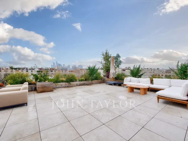 Neuilly - Penthouse refait à neuf climatisé 