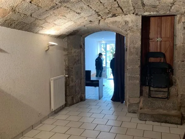 Local commercial 40 m² LAROQUEBROU 