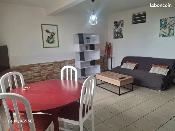 Loue f2 meublé climatisé à 3 mn du rectorat à Terreville Schoelcher Terreville 770 