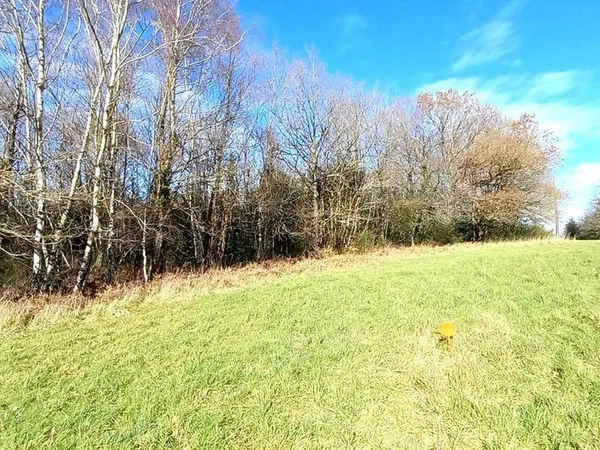 Terrain 4772 m² Saint-Yrieix-la-Perche 