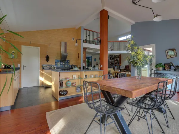 Maison 7 pièces 240 m² 