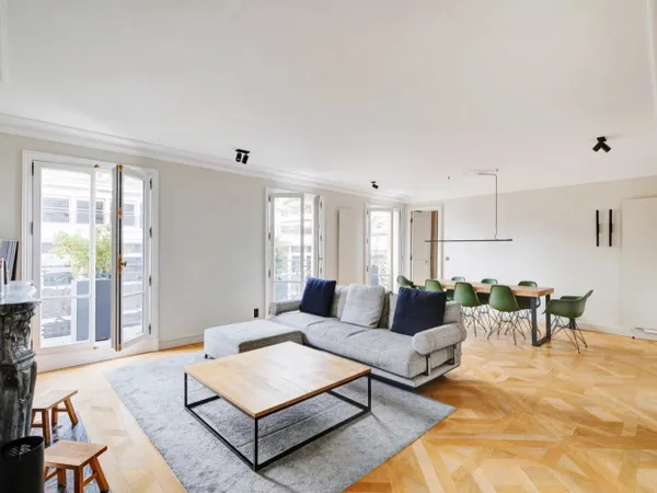 PARC MONCEAU - Appartement meublé 3 chambres avec balcon 