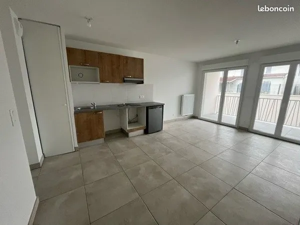 Studio 1 pièce 32 m² 