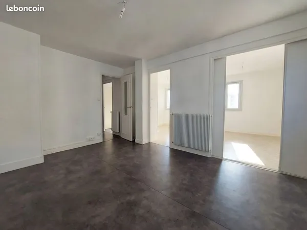 T3 rénové & sécurisé - 1er étage - Plein Sud - 55m² 