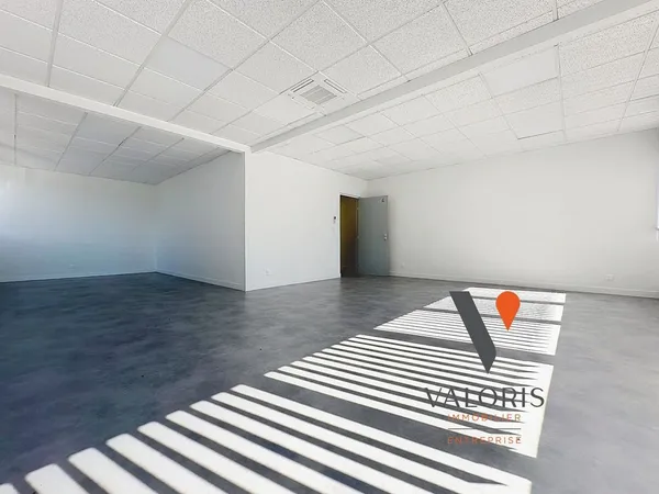 Bureau 1 pièce 347 m² 
