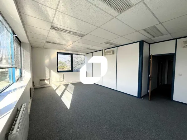 A LOUER, Bureaux plein coeur Techlid 