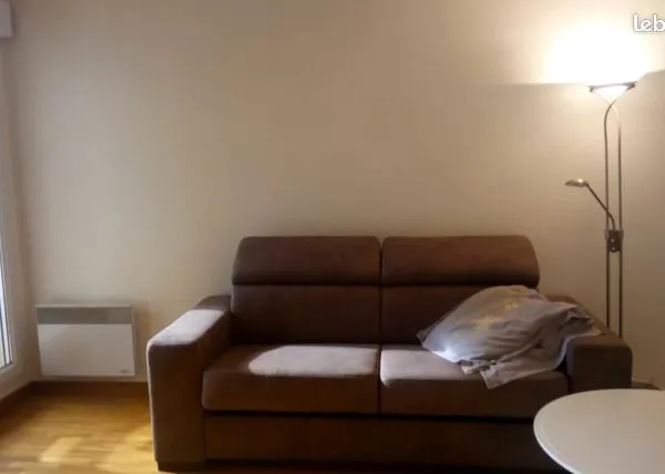 Studio 1 pièce 27 m² 