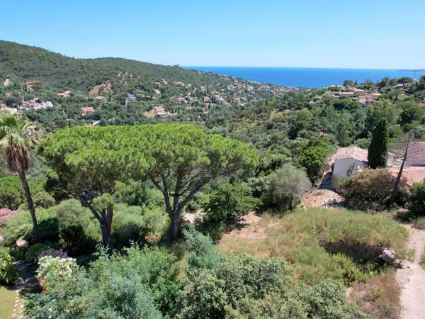 Terrain constructible 1913 m² 