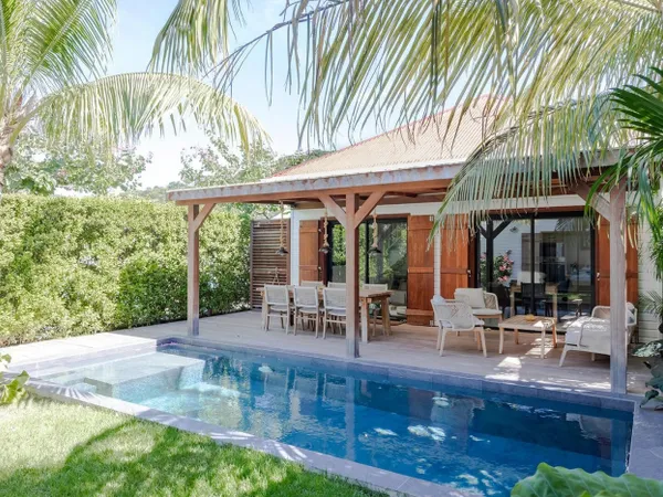 Maison Neuf Saint-Jean-de-Barrou   5600000€