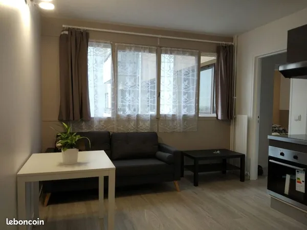 Colocation F3 280m RER - grande chambre fille avec salle d'eau privative 