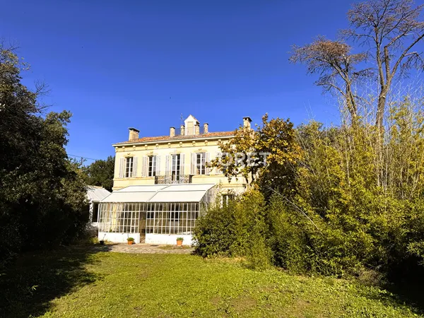 Maison 10 pièces 210 m² 