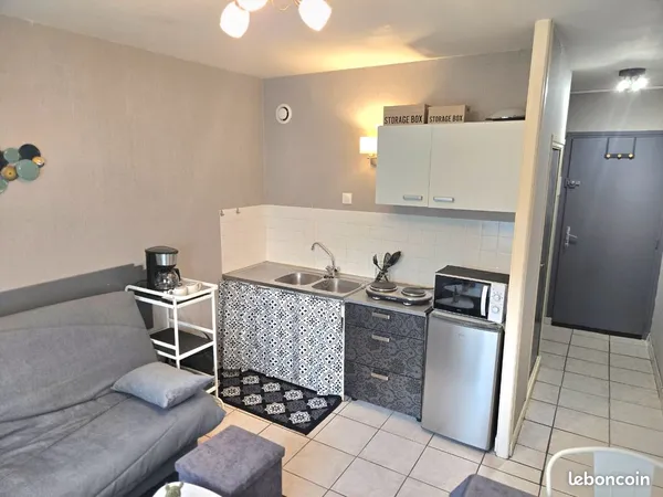 Studio meublé 