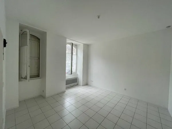 Studio 1 pièce 24 m² 