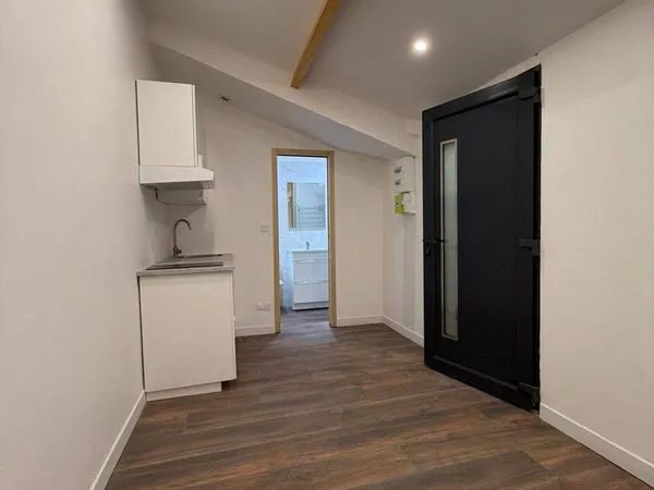 Studio 1 pièce 16 m² 