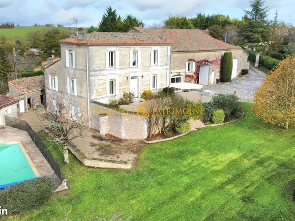 Maison 5 pièces 236 m² 