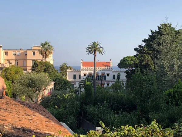 Loue maison meublée 