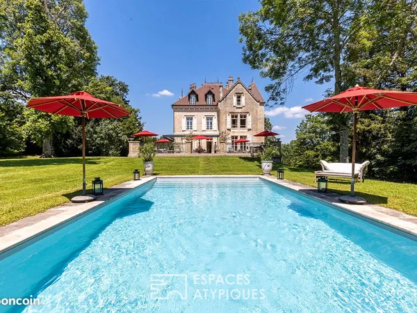 Maison 11 pièces 746 m² 