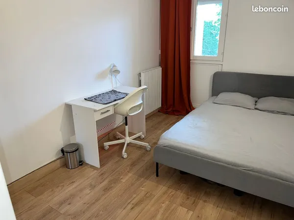 Chambre meublée DISPONIBLE en colocation - Évry 