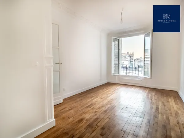 3 pièces de 52m2 refait à neuf situé à 500m de la place Marc 