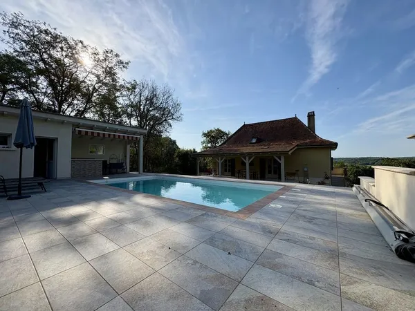 Maison Vente Figeac 5p 170m² 390000€