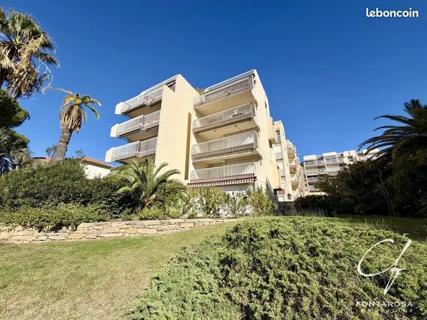 Studio 1 pièce 23 m² 