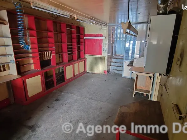Local commercial, ancien atelier 94 m² 