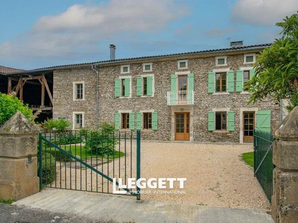 Maison 5 pièces 237 m² 