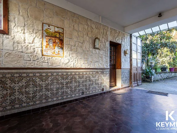 Maison 8 pièces 272 m² 