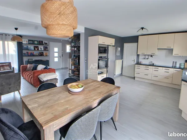 Maison 6 pièces 134 m² 