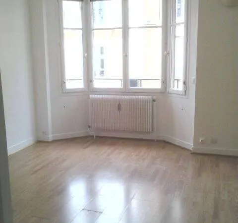 Studio 1 pièce 33 m² 