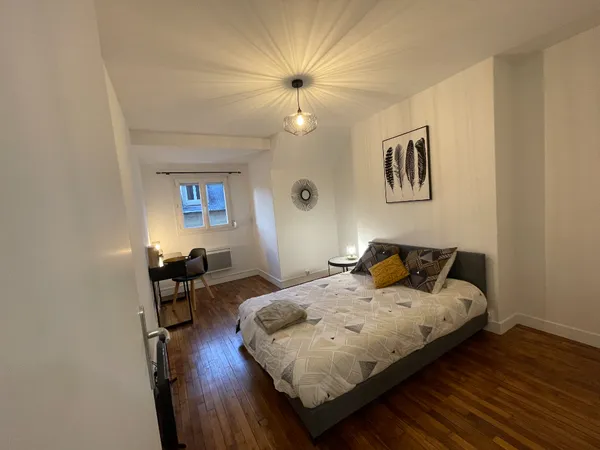 Chambre de service 4 pièces 56 m² 