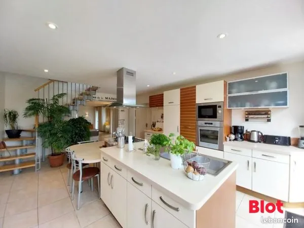 Maison 5 pièces 153 m² 