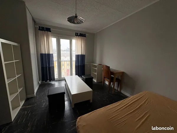 Studio 1 pièce 26 m² 