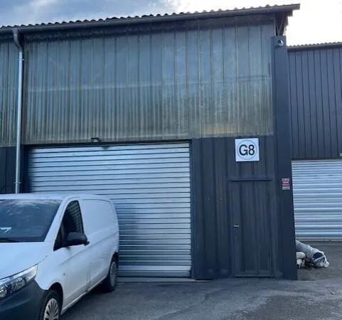 Local d'activité 120 m² 