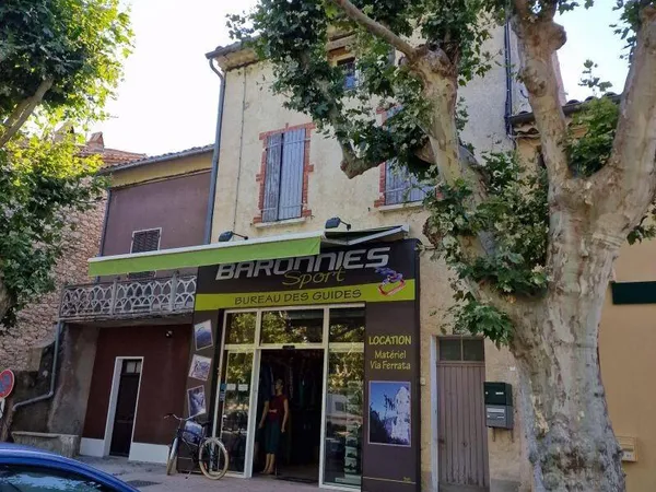 Fonds de commerce 97 m² 