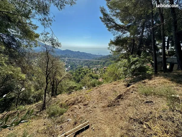 Terrain 2500 m² Sainte-Agnès 