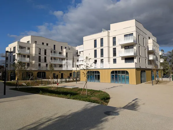 Parking / box Plaisir 15 m2 