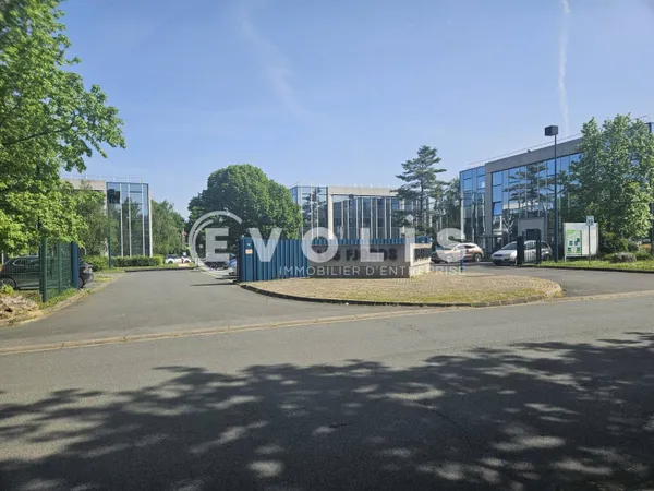Bureau 1864 m² 