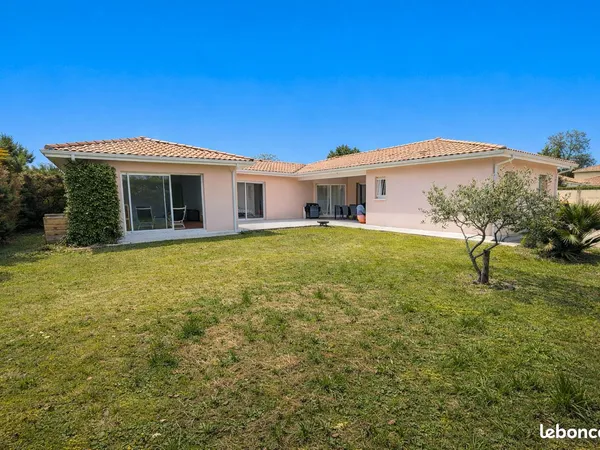 Villa 6 pièces 161 m² 