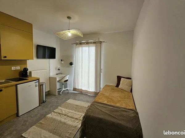 Studio meublé 