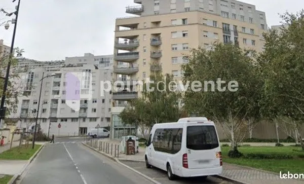 Bureaux 600 m² 
