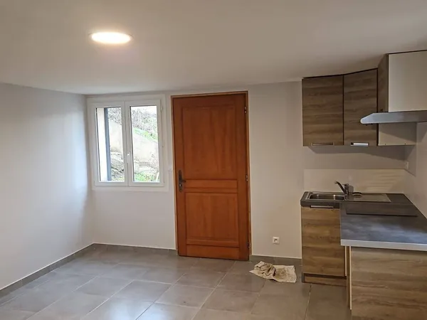 Studio 1 pièce 28 m² 