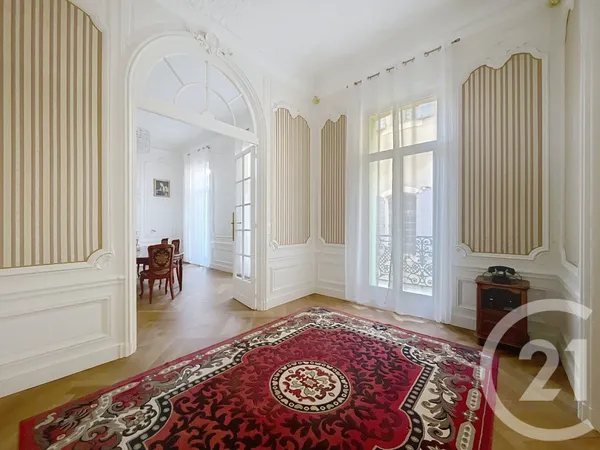 Appartement 4 pièces 132 m² 