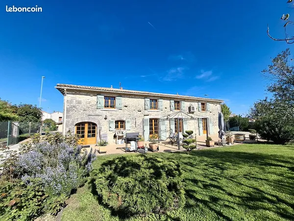 Maison 5 pièces 230 m² 