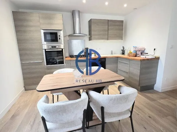 Maison 8 pièces 350 m² 