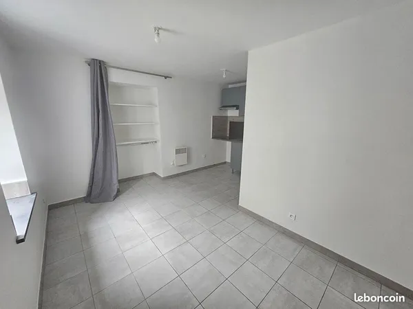 Studio 1 pièce 17 m² 