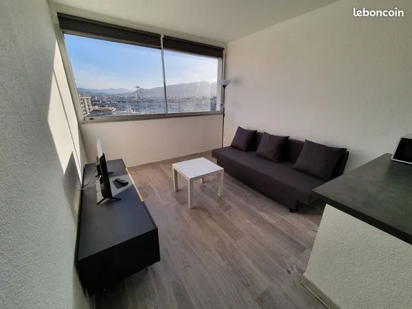 Studio meublé carré d'or Marseille 8ème 