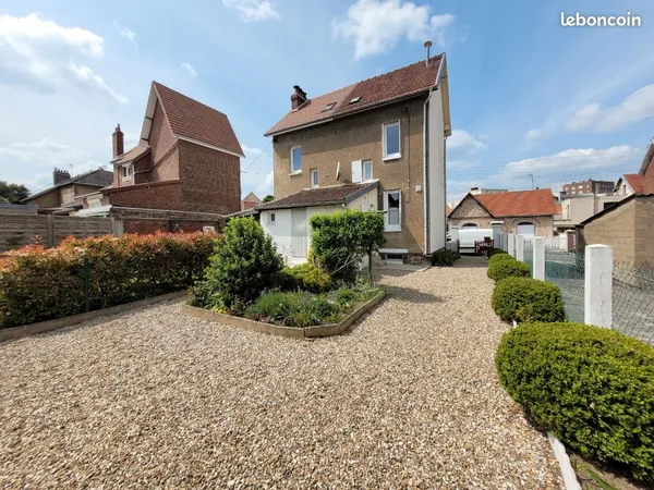 Location Maison rénovée avec jardin - Quartier Jardin des Plantes, Sotteville-lès-Rou 